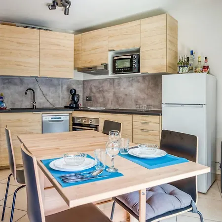 Apartment Nice Air Conditioned With A Balcony - - Welkeys