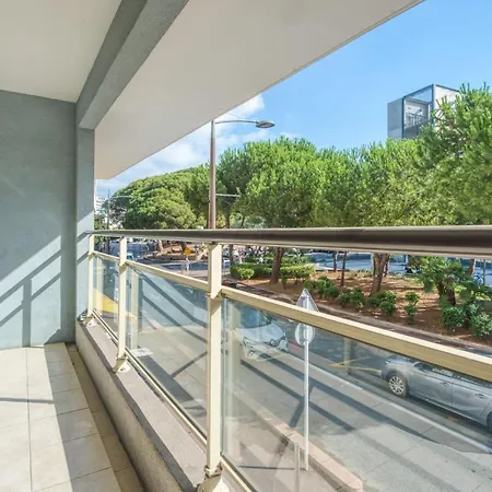 Nice Air Conditioned With A Balcony - - Welkeys